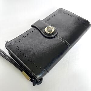 Lavemi Black Leather RFID Blocking Wallet Wristlet Clutch Reticulated Detailing